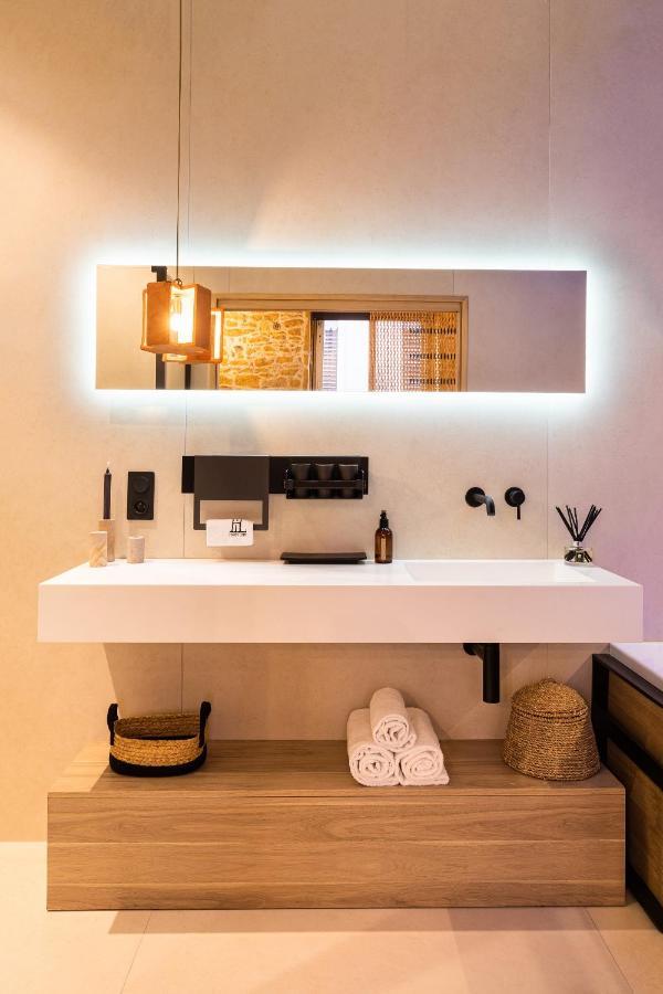 Host Inn Le Lumiere Spa & Cinema Лион Екстериор снимка