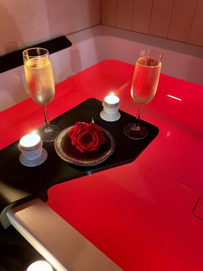 Host Inn Le Lumiere Spa & Cinema Лион Екстериор снимка