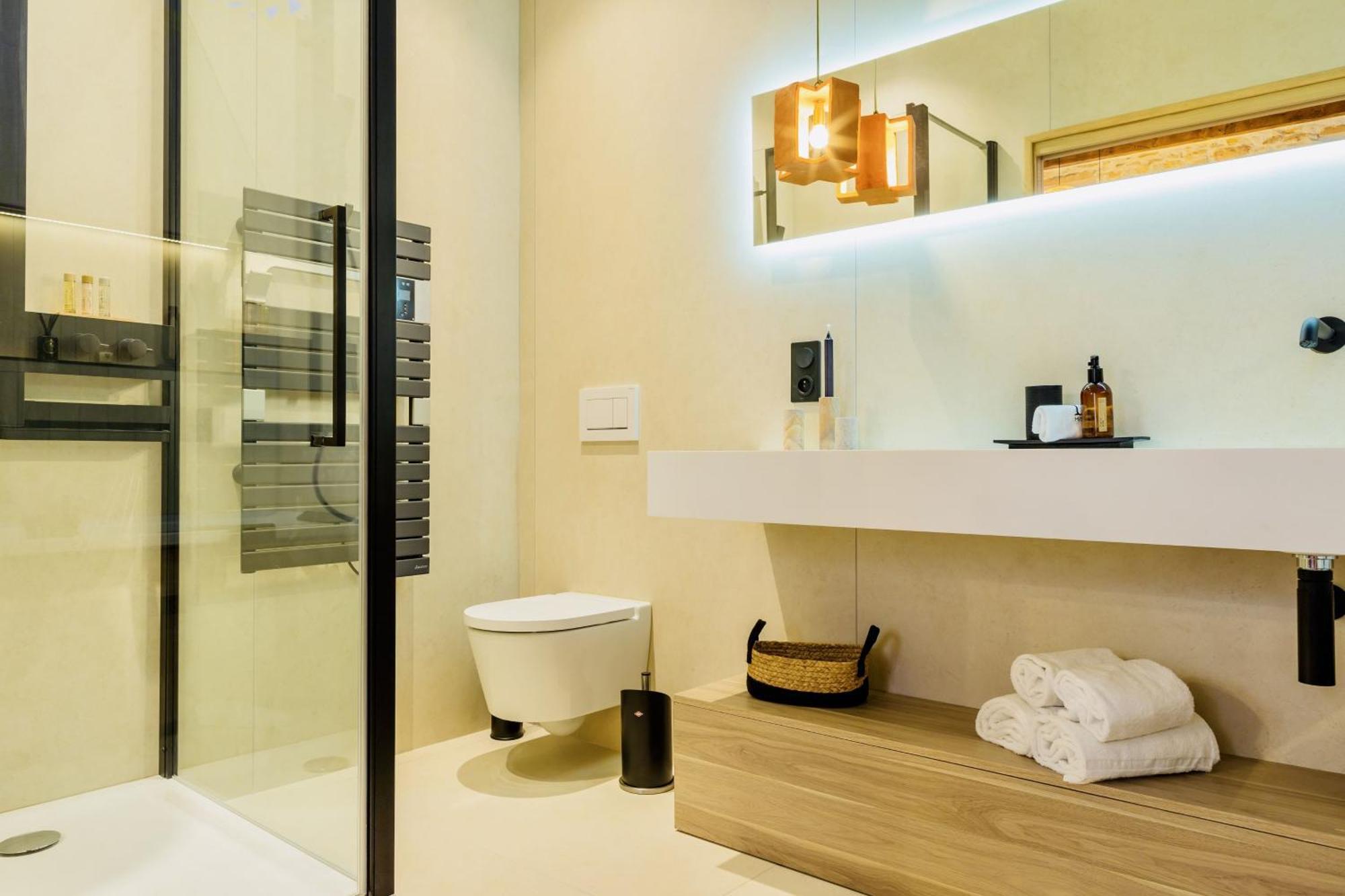 Host Inn Le Lumiere Spa & Cinema Лион Стая снимка